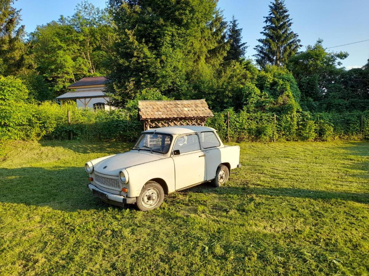 Trabant Retro ház Vila Bukkmogyorosd Exterior foto